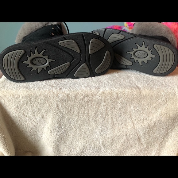UGG - Picture 5 of 6
